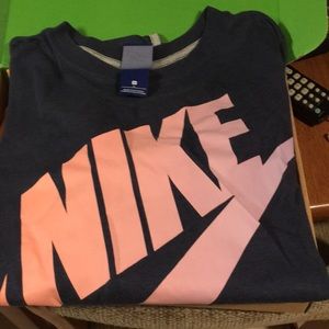 Nike tee